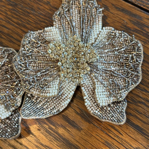 Exquisite Beaded Floral Earrings - Picture 2 of 3